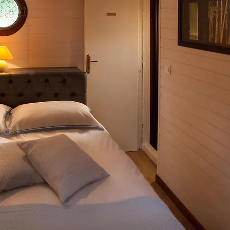 Peniche Mirage, Cabine Caravelle * قرقشونه