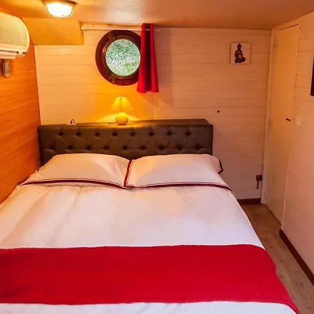 Peniche Mirage, Cabine Caravelle بيت ضيافة قرقشونه